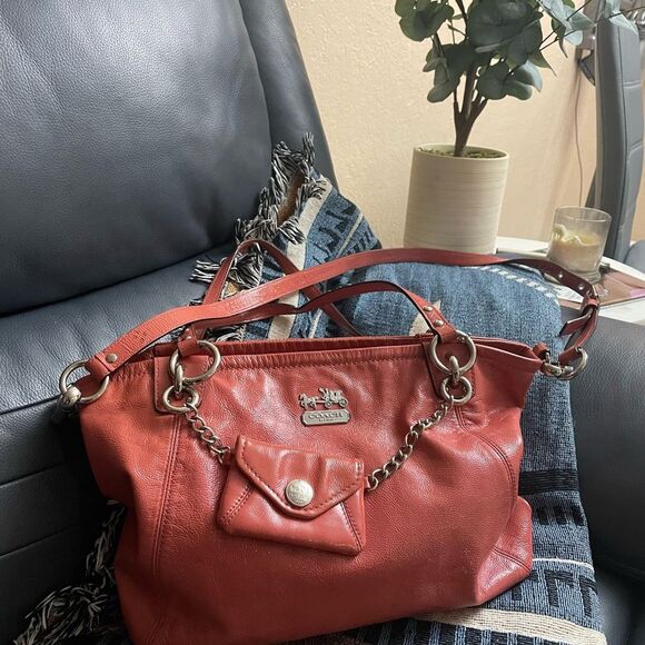 Coach coral/apple charm tote Leather handBag 14925 - Picture 2 of 12